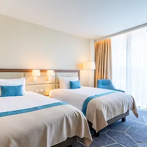 Crowne Plaza By Ihg Hotel